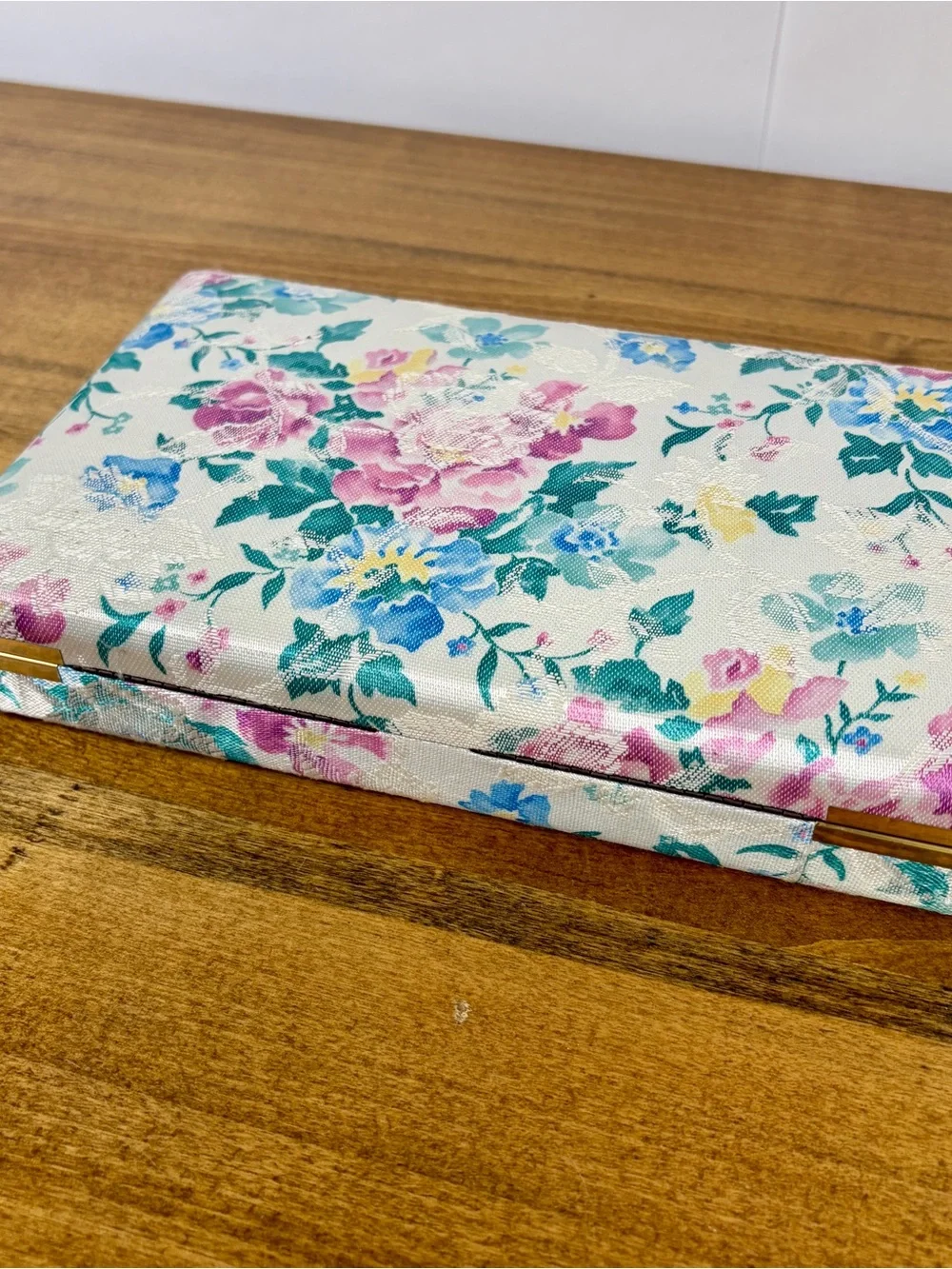 Vintage Clamshell Jewelry Box